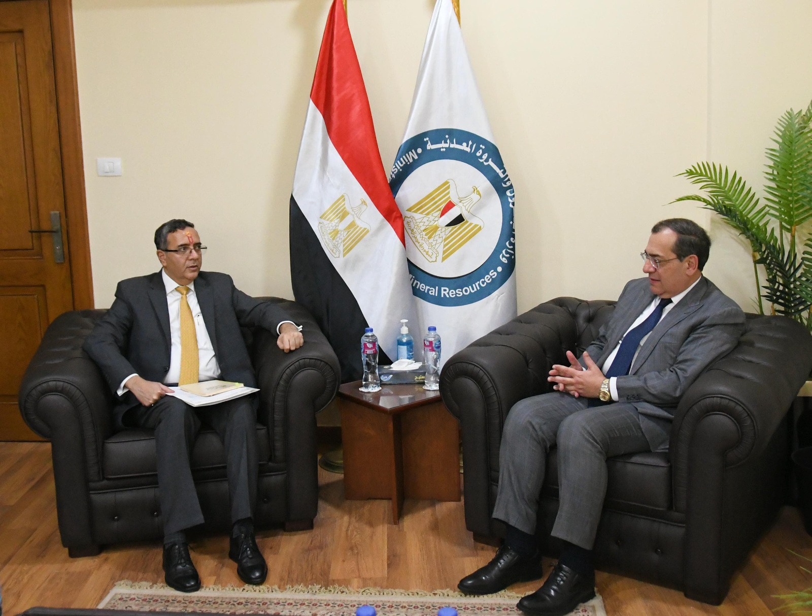 سفير الهند : شركاتنا مهتمة بتنفيذ مشروعات لانتاج الهيدروجين الأخضر بمصر